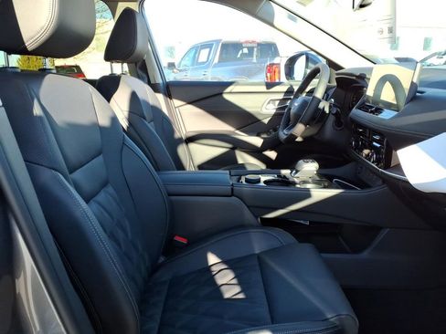 New 2026 Nissan Rogue Platinum w/ Tech Package AWD/4WD image 7