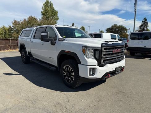 Used 2020 GMC Sierra 2500 AT4 w/ AT4 Premium Package AWD/4WD image 7