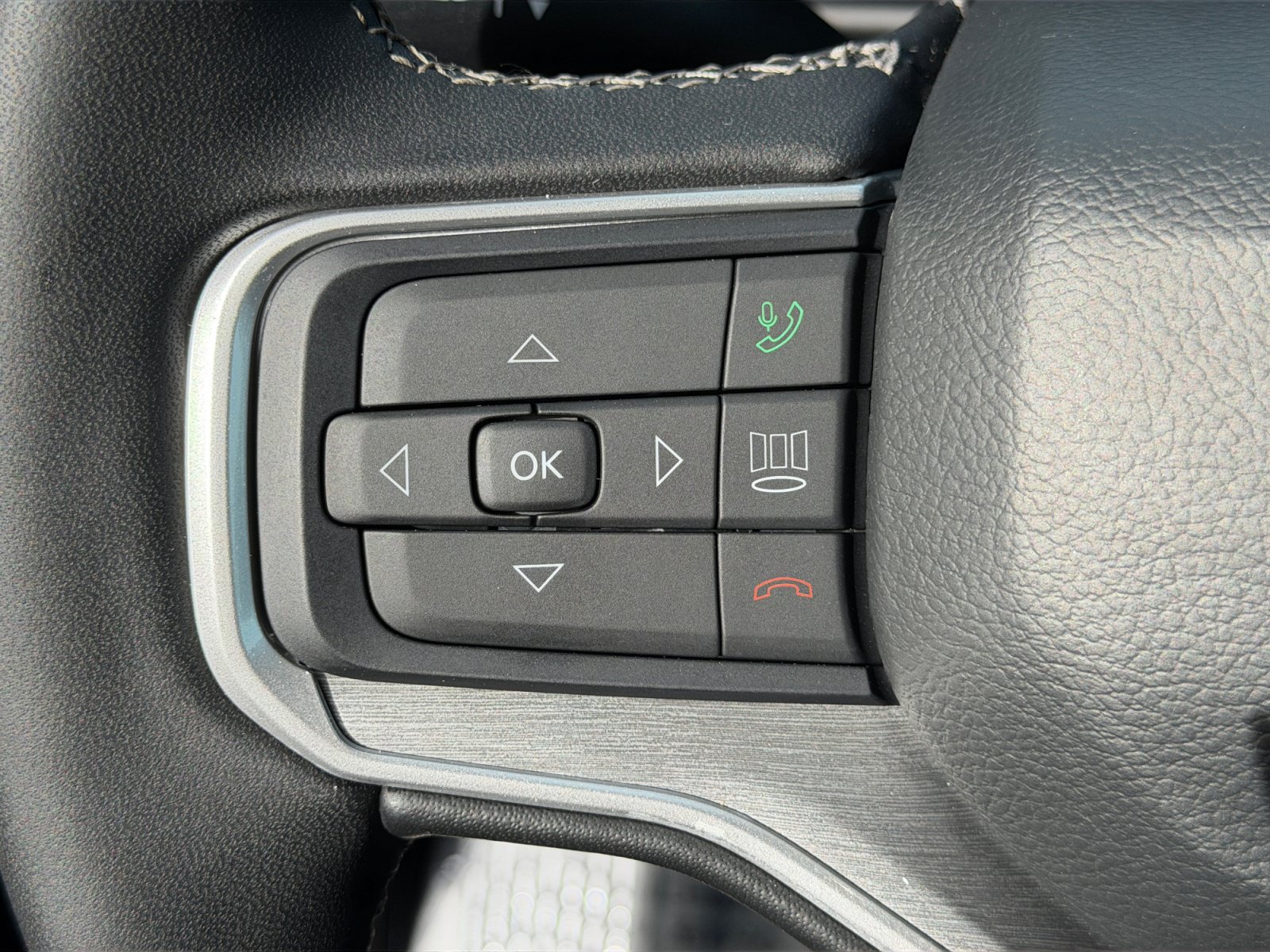 Used 2025 Jeep Wagoneer Series II AWD/4WD image 37