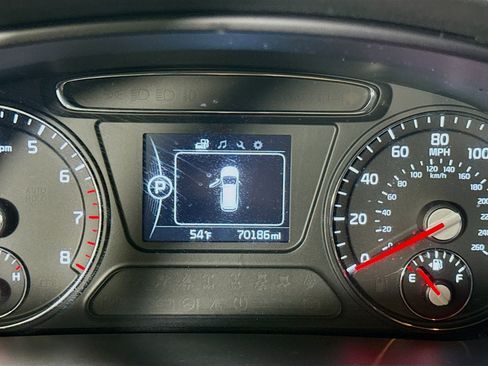 Used 2018 Kia Sorento LX image 16