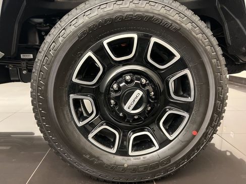 New 2026 Ford F250 Platinum AWD/4WD image 7