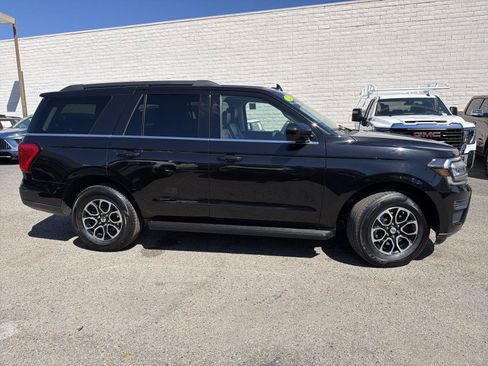 Used 2024 Ford Expedition XLT AWD/4WD image 4