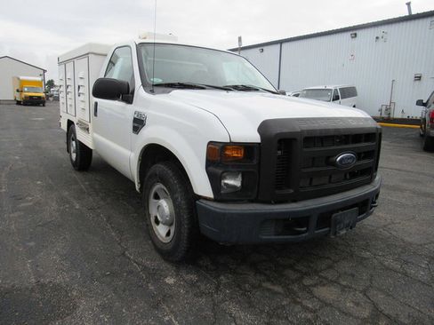Used 2008 Ford F250 2WD Regular Cab Super Duty image 3