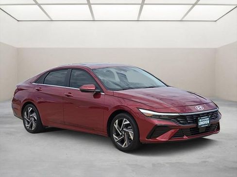 Used 2024 Hyundai Elantra Limited FWD image 1