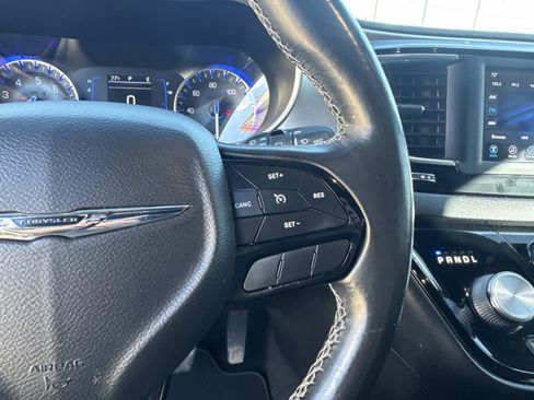 Used 2020 Chrysler Pacifica Touring w/ S Appearance Package image 24