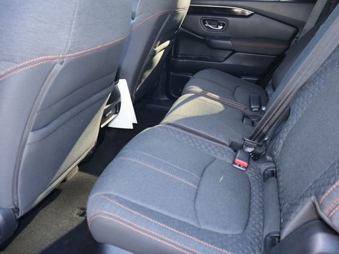 Used 2023 Honda Pilot Sport image 17