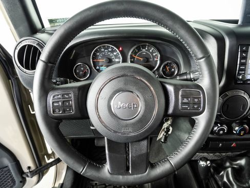 Used 2018 Jeep Wrangler Unlimited Sport w/ Connectivity Group AWD/4WD image 8