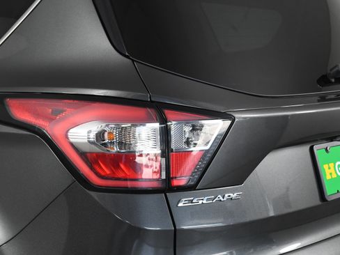 Used 2017 Ford Escape SE image 33