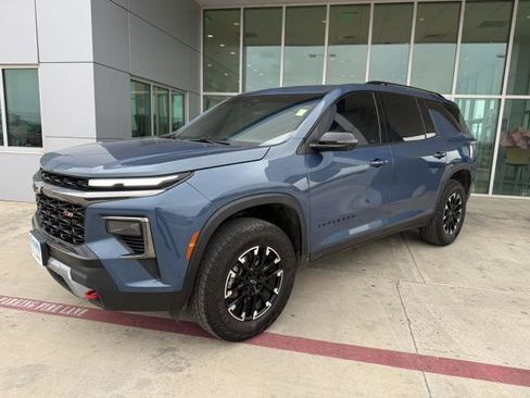 Used 2025 Chevrolet Traverse Z71 w/ Enhanced Driving Package AWD/4WD image 34