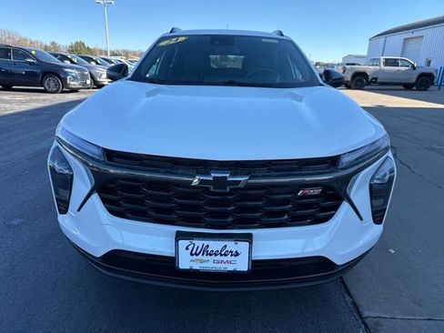 Certified 2024 Chevrolet Trax RS w/ Driver Confidence Package image 8