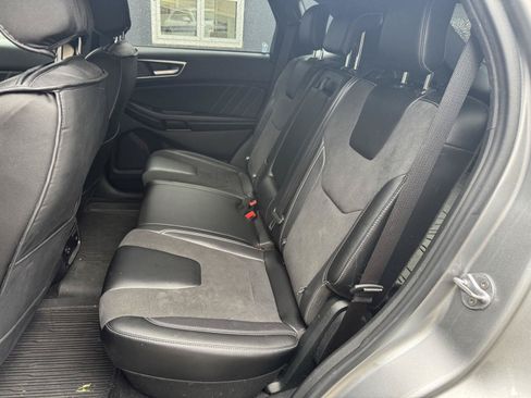 Used 2022 Ford Edge ST w/ Equipment Group 401A AWD/4WD image 11