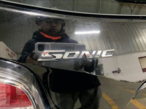 Used 2020 Chevrolet Sonic LT image 8