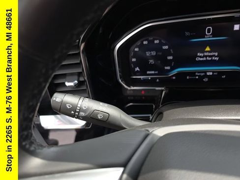 Used 2023 Chevrolet Silverado 1500 LT AWD/4WD image 17