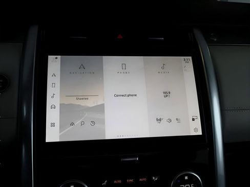 New 2025 Land Rover Discovery Metropolitan Edition image 50