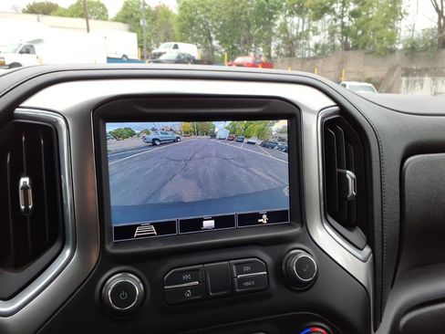 Used 2020 Chevrolet Silverado 1500 LTZ w/ LTZ Plus Package AWD/4WD image 17