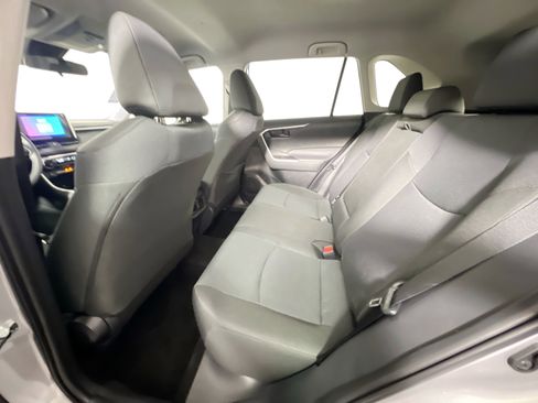 Used 2025 Toyota RAV4 LE image 27
