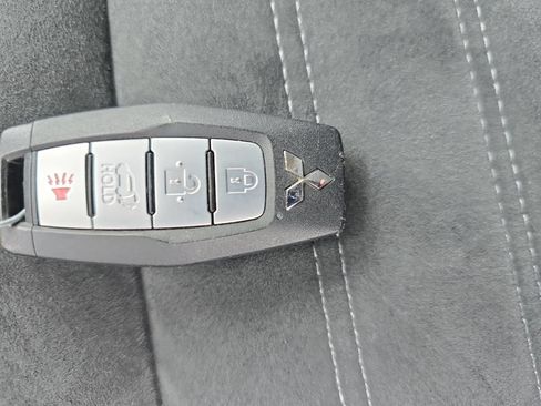 Used 2025 Mitsubishi Outlander SE AWD/4WD image 36