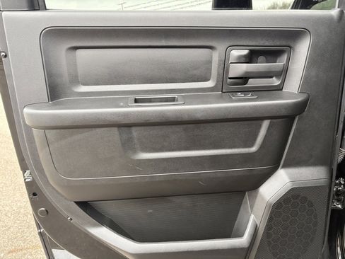 Used 2024 RAM 2500 Tradesman w/ Chrome Appearance Group image 19