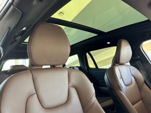 Certified 2025 Volvo V60 B5 Cross Country Plus image 16