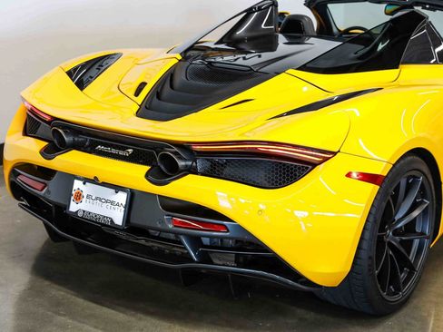 Used 2022 McLaren 720S Performance RWD image 27
