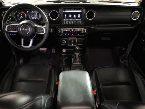 Used 2021 Jeep Wrangler Unlimited Sahara w/ Cold Weather Group AWD/4WD image 15