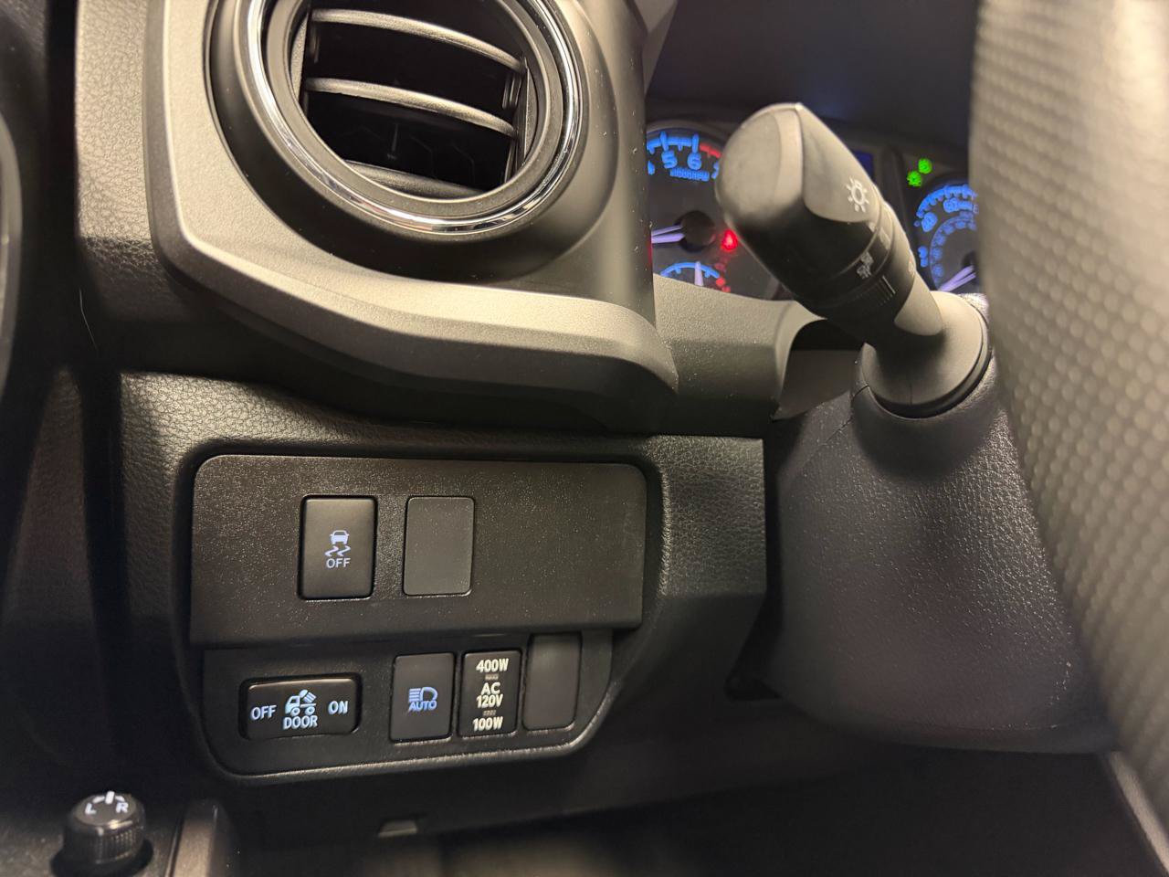 Used 2021 Toyota Tacoma TRD Off-Road AWD/4WD image 23
