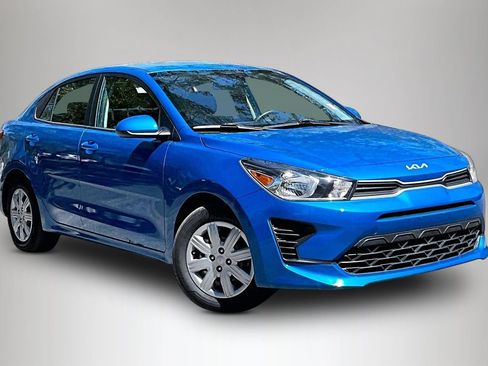 Used 2023 Kia Rio S image 2