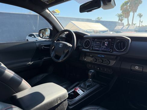 Used 2021 Toyota Tacoma TRD Sport w/ Technology Package RWD image 15
