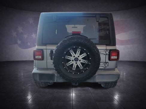Used 2018 Jeep Wrangler Unlimited Sport S AWD/4WD image 4