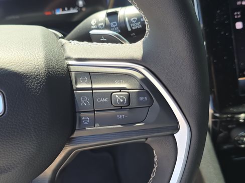 Used 2025 Jeep Grand Cherokee L Altitude RWD image 33