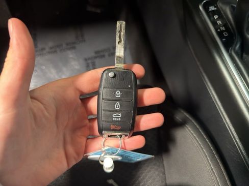 Used 2017 Kia Optima LX FWD image 29