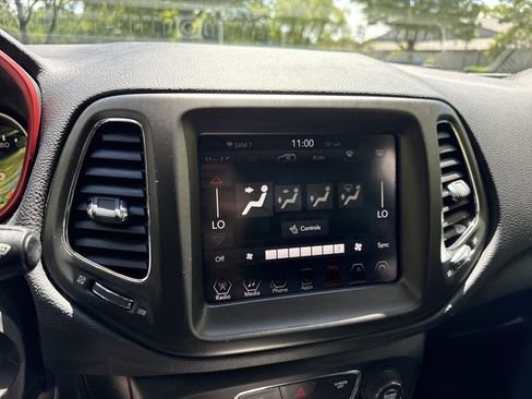 Used 2018 Jeep Compass Trailhawk w/ Leather Interior Group AWD/4WD image 27