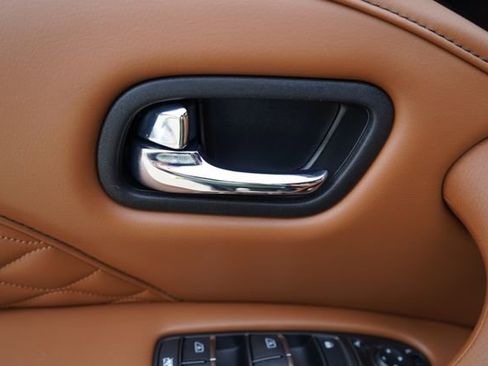 Used 2023 INFINITI QX80 Sensory w/ All-Season Package image 13