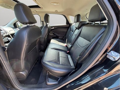 Used 2015 Ford Focus Titanium FWD image 32