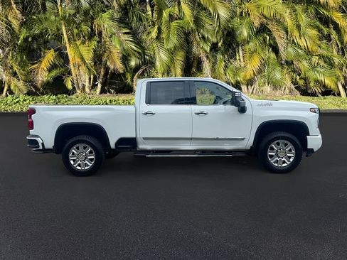 Used 2024 Chevrolet Silverado 2500 High Country AWD/4WD image 3