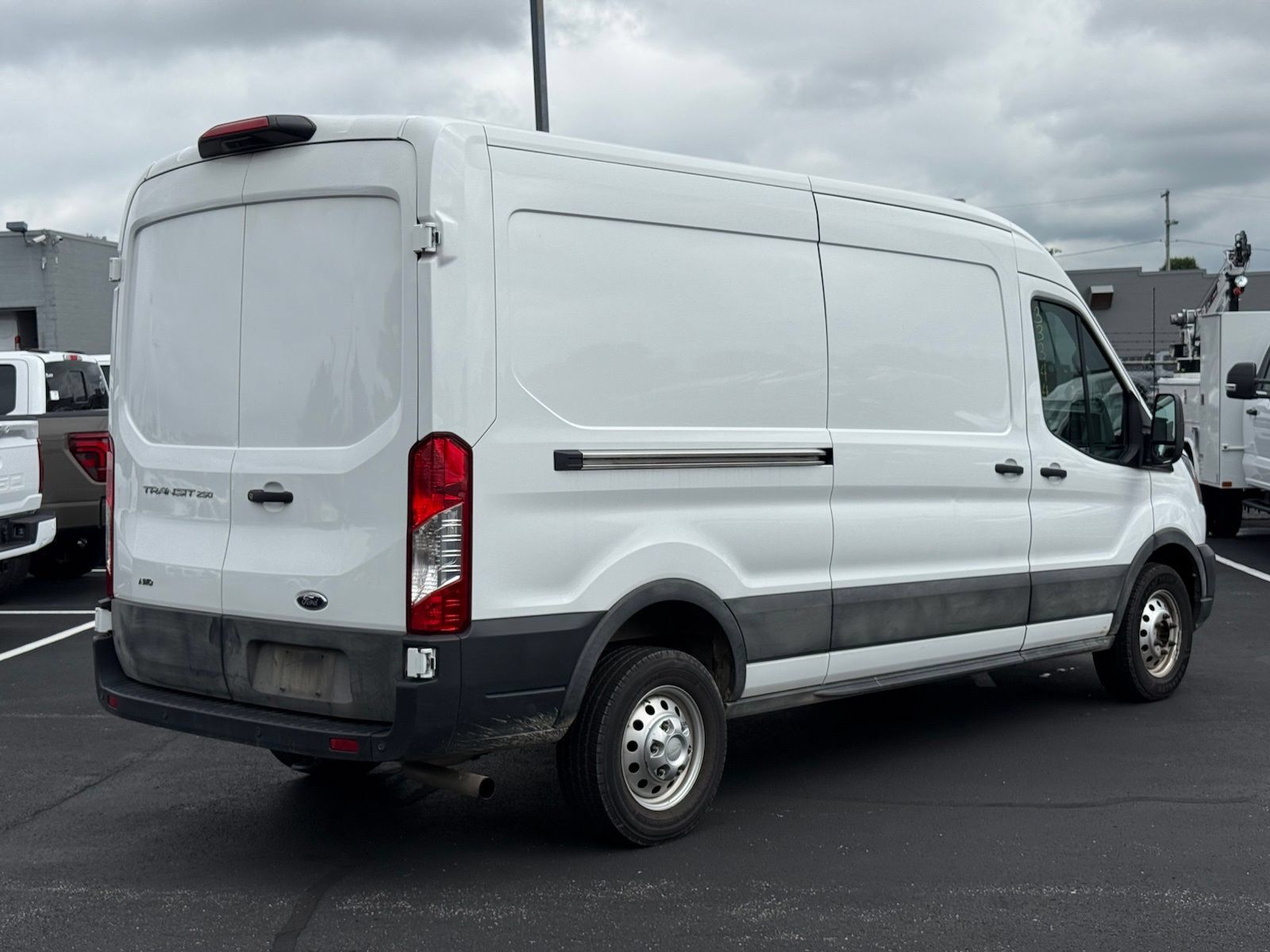 Used 2023 Ford Transit 250 Medium Roof AWD w/ Load Area Protection Package image 4