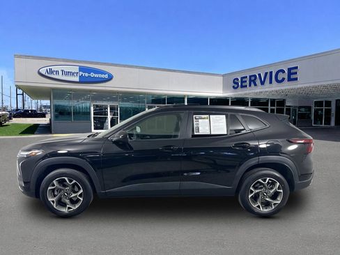 Used 2024 Chevrolet Trax LT w/ Driver Confidence Package FWD image 5