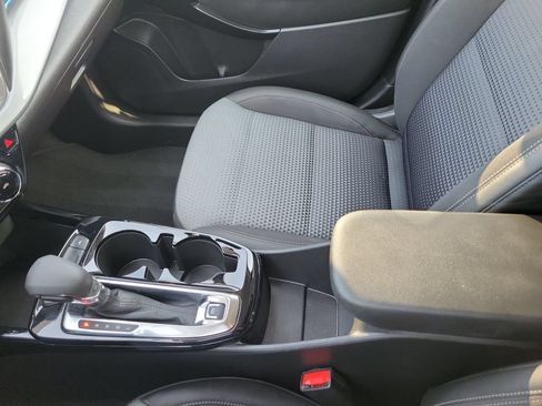 Used 2025 Chevrolet Trax LT FWD image 22