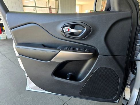 Certified 2020 Jeep Cherokee Latitude image 18