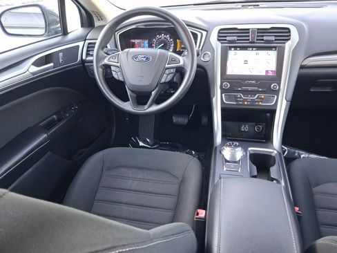 Used 2019 Ford Fusion SE FWD image 15