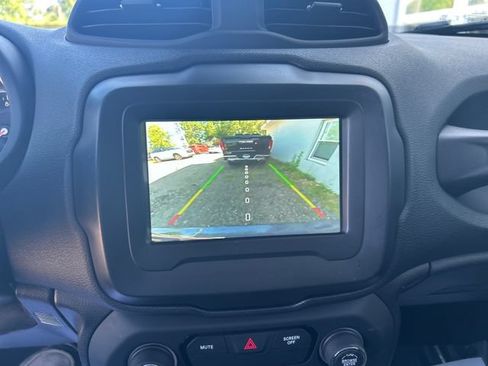 Used 2020 Jeep Renegade Limited w/ Safety and Security Group AWD/4WD image 34