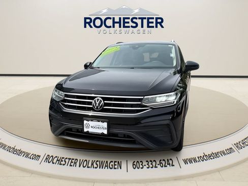 Used 2024 Volkswagen Tiguan SE AWD/4WD image 1