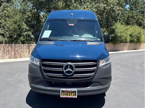 Used 2023 Mercedes-Benz Sprinter 2500 image 4