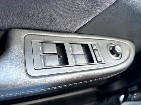 Used 2013 Chrysler 200 Touring image 23