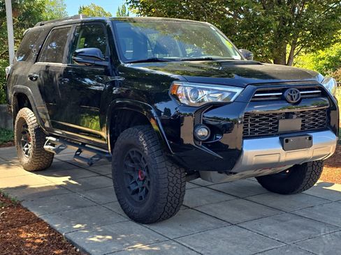 Certified 2024 Toyota 4Runner TRD Off-Road Premium w/ TRD Black Wheel Package (TMS) AWD/4WD image 2