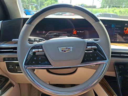 Certified 2026 Cadillac Escalade Platinum Sport AWD/4WD image 21
