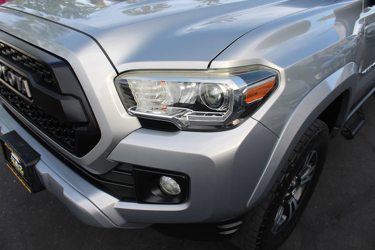 Used 2017 Toyota Tacoma TRD Sport RWD image 10