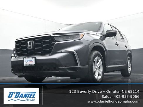 Used 2023 Honda Pilot LX image 9