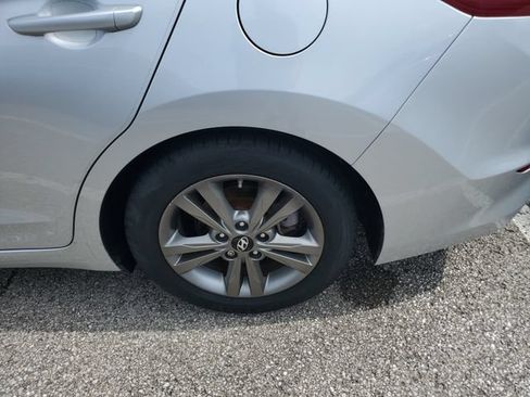 Used 2018 Hyundai Elantra Value Edition FWD image 7