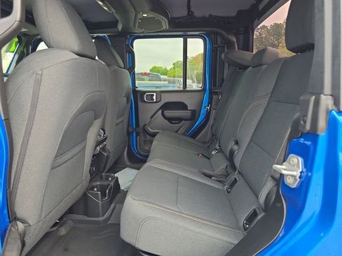 New 2026 Jeep Gladiator Willys AWD/4WD image 13